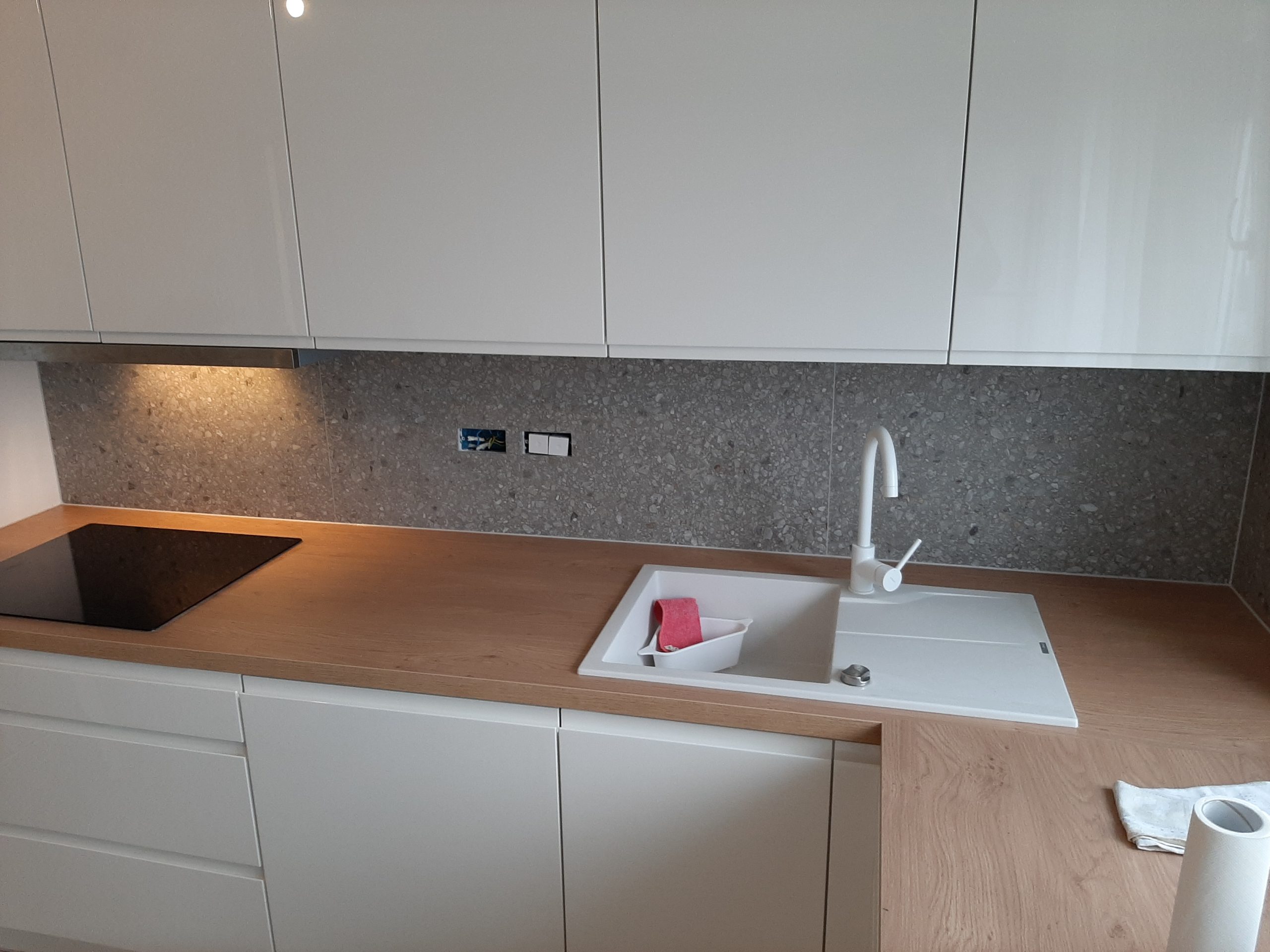 teraco keramika između elemenata